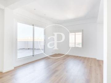 Penthouse for rent with Terrace in Ruzafa Valencia
