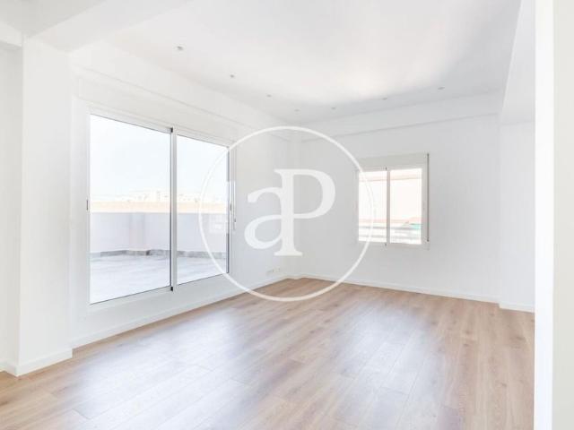 Penthouse for rent with Terrace in Ruzafa Valencia