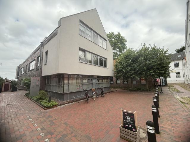 Penthouse Feeling über den Dächern von Jever Stilvoll wohnen mit großer Dachte.
