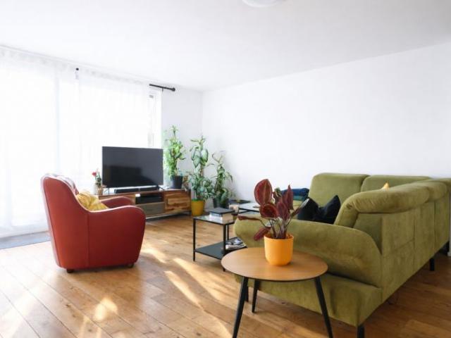 Penthouse Feeling in KR Bockum! Traumhaft modernisierte 3 Zimmerwohnung mit großer Sonnenterrasse!