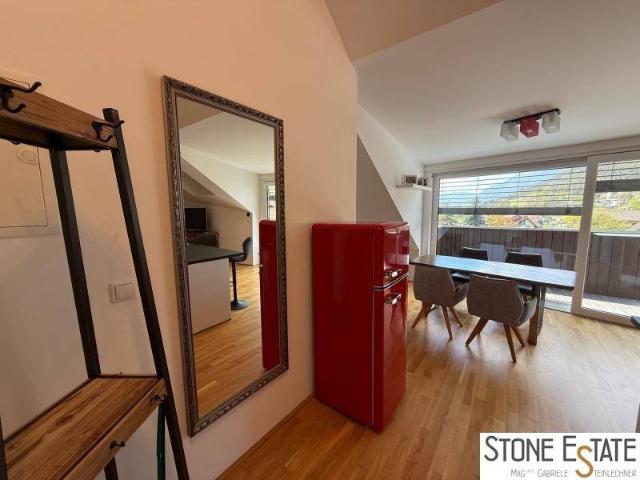 Penthouse Flair, Galerie und Terrasse Mötz 2,5 Zimmer
