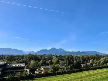 Penthouse Flair mit Panoramablick: Stilvolle 60 m² Dachgeschosswohnung in Bergheim