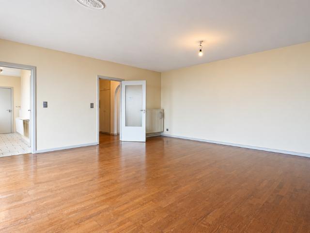 Penthouse in hartje Brasschaat met ondergrondse autostaanplaats en 2 ruime terrassen!