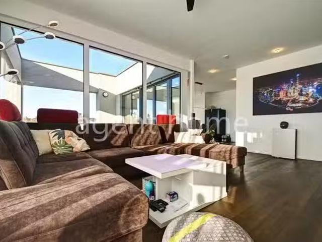 PENTHOUSE IN REUTLINGEN