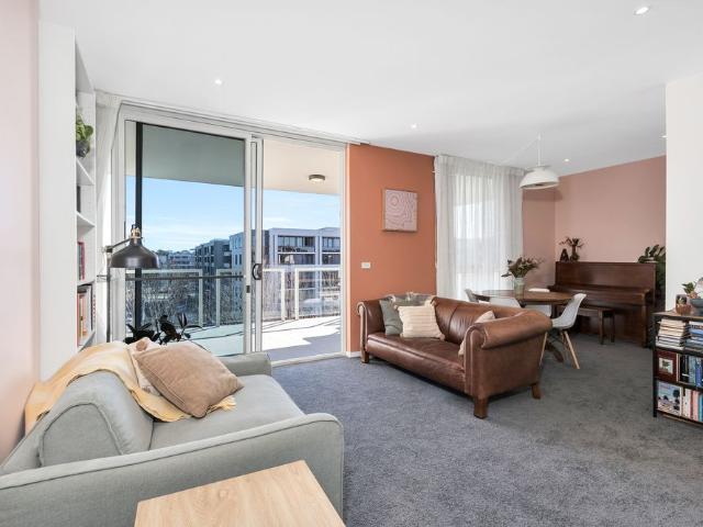 Penthouse Outlook. Prime Barton Position
