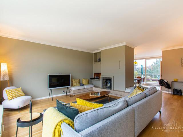 Penthouse loué 1180 Uccle 2 700 €