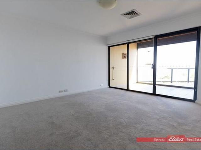 Penthouse Location – Spectacular Views