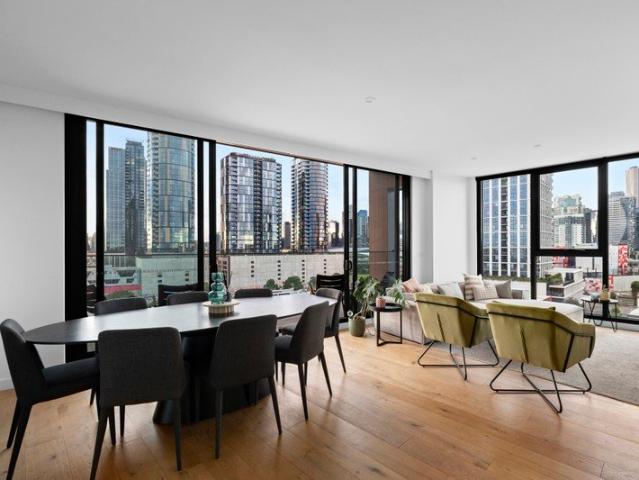 Penthouse Living, Front Row City Outlook