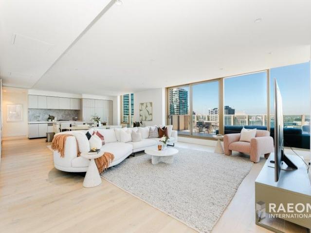 Penthouse living in the Domain Precinct