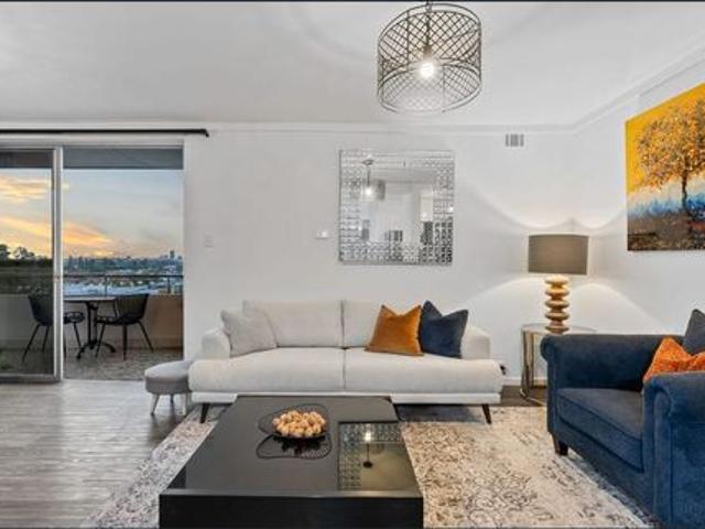 PENTHOUSE LIVING STYLISH FULLY FURNISHED SKY HIGH APARTMENT