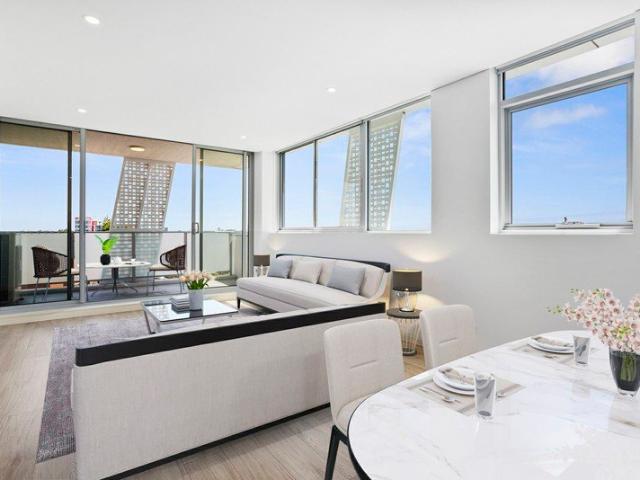 Penthouse Living with an Enormous Rooftop Terrace