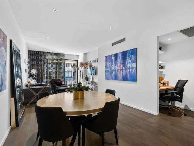 Penthouse Lifestyle and Inner City Living in 'The James'