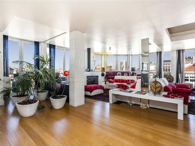 T4 Penthouse de Luxo com Vista 360º nas Avenidas Novas | Um Ativo Imobiliário Único no Centro de Lisboa e Elevado Potencial de Valorização'