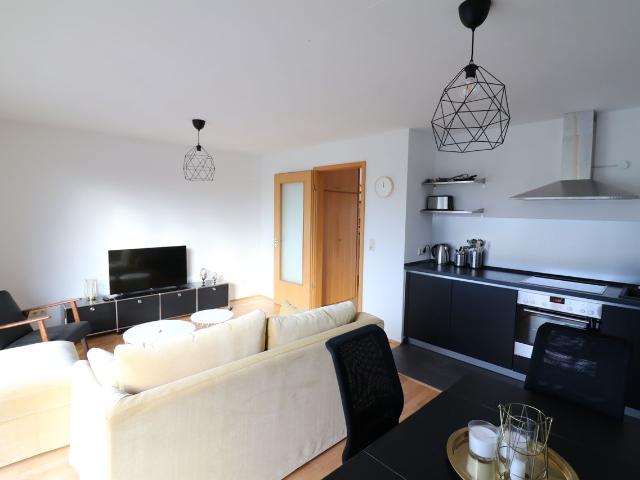Penthouse Maisonette Zentral mit Tiefgaragenstellplatz und Aufzug, Koln Amsterdam Apartments for Rent