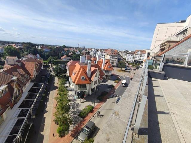 Penthouse met groot zonneterras gelegen in het hart van het