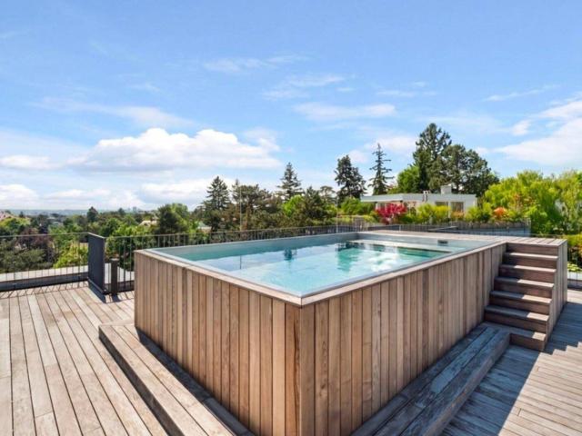 ! SWIM ABOVE VIENNA – EINZIGARTIGES PENTHOUSE MIT ROOFTOP POOL UND WEITBLICK !