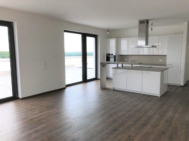 Penthouse mit großzügiger Dachterrasse und SieMatic Einbauküche