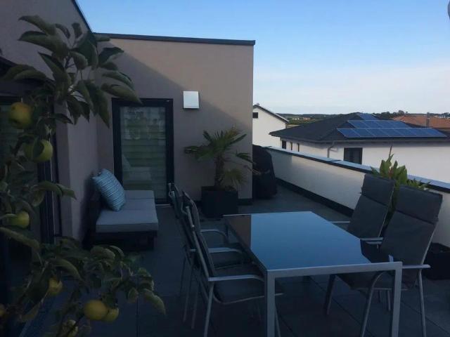 Penthouse mit Dachterrasse, 3,5 Zimmer, Ladesäule, ohne Makler