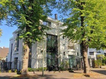 Penthouse mit Haus im Haus in Düsseldorf am Wald