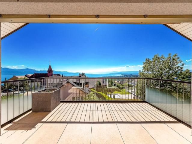 Penthouse mit herrlicher Aussicht in Belmont sur Lausanne