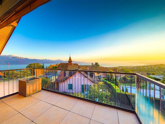 Penthouse mit Ruhe und herrlicher Aussicht in Belmont sur Lausanne