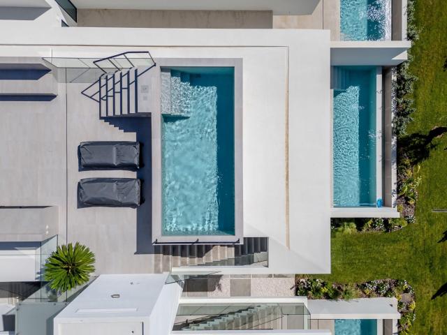 PENTHOUSE novo com piscina privativa no Rooftop, elevador e. 95m² Albufeira e Olhos de Água