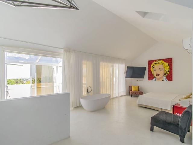 Penthouse · Nagüeles