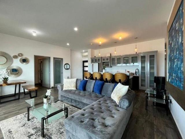 CONDOMINIO CON VISTA AL MAR EN VENTA