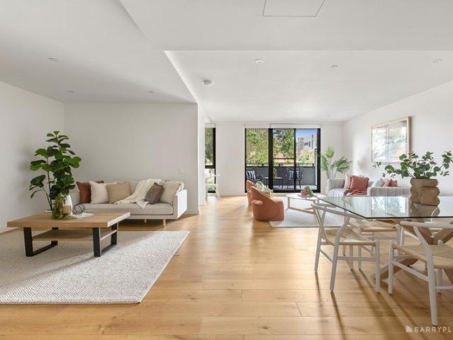 Penthouse Size, EDSC Zoned in Architecturally Designed Building