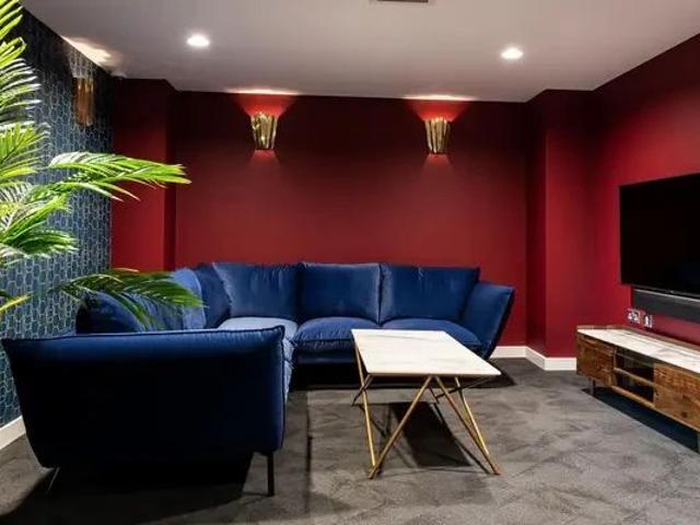Penthouse Studio