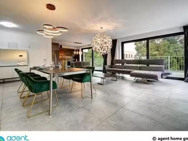 PENTHOUSE STYLE