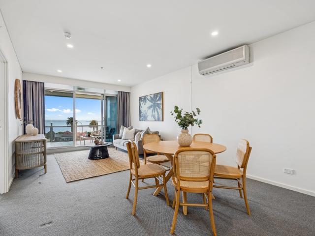 Penthouse Style Coastal Luxury in the Heart of Victor Harbor!