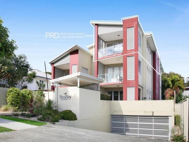 Penthouse Style Apartment in The Heart of Burleigh Heads
