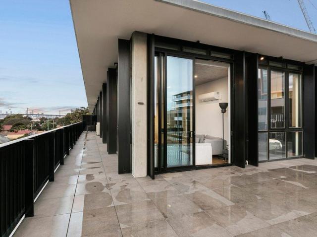 Penthouse Style Living in Prime Inner City Position