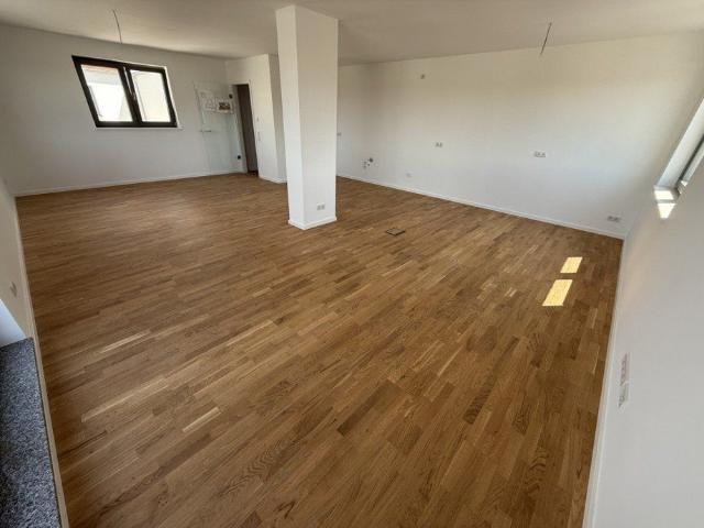 Penthouse Style mit 2 Dachterrassen, Parkett, Tageslichtbad, Wa+Du und Stellplatz!