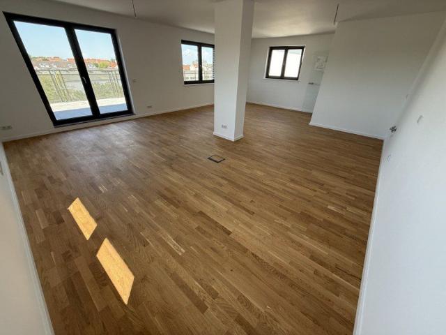 Exklusive 3 Zimmerwohnung im Neubau |Balkon| Aufzug | Tageslichtbad mit Dusche | Stellplatz
