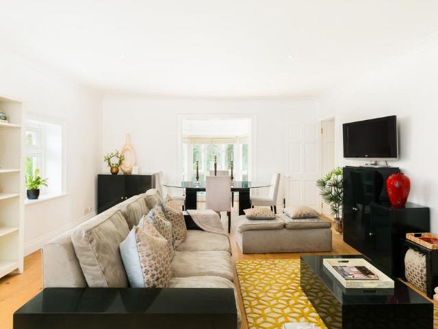 Penthouse Suite, Pershore WR10 4 bed penthouse to rent £2,250 pcm £519 pw
