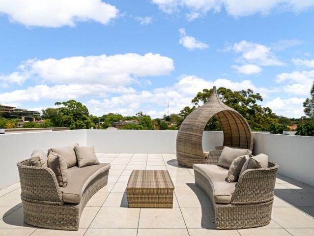 Penthouse perfection in the brand new 'Aurora' development architectural innovation, views and urban convenience