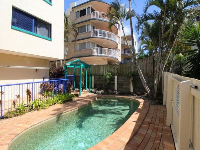 PENTHOUSE PERFECTION IN THE HEART OF CALOUNDRA