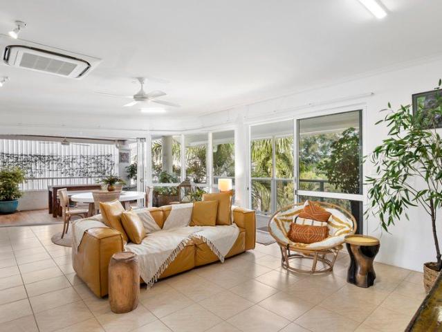 Penthouse perfection in Palm Cove Stylish top floor living