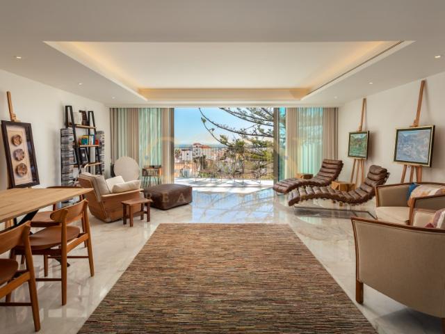 Penthouse Premium no Centro de Cascais com 4 Suites e Vista de Mar