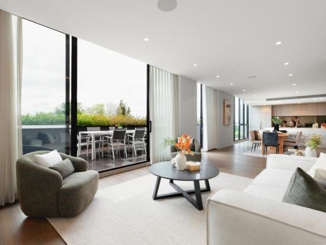 Penthouse prestige & luxury with mountain views