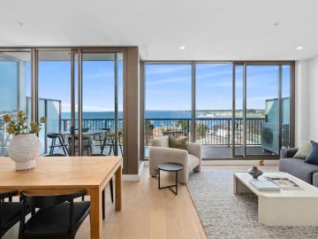 Penthouse Prestige with Magnificent Bay Views
