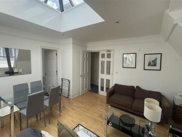 Penthouse, Printers Inn Court, Holborn, London EC4A, 2 bed flat to rent, £3,350 pcm | PrimeLocation