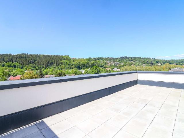 Penthouse Refugium mit Dachterrasse: Großzügiger Wohnkomfort und Eleganz über den Dächern der Stadt