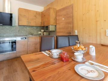 Anlegerwohnung: Penthouse Wohnung 108m2 mit Balkon, Wellnessbereich und Schilift in 300m