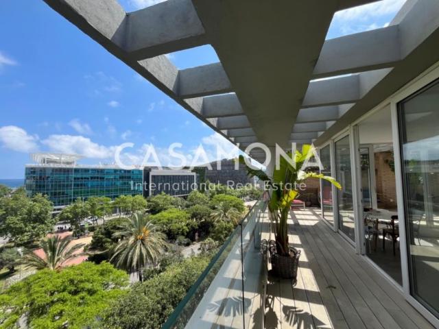 Penthouse with 70m² Private Terrace, 360 Degree Sea & City Views in Vila Olímpica