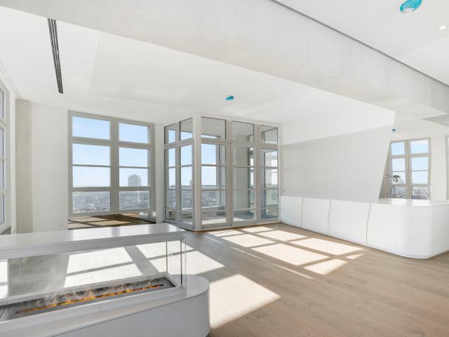 Penthouse with 360° Rooftop Terrace and Sauna on Kurfürstendamm Berlin