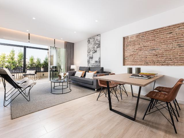 Penthouse with terrace for rent in Eixample