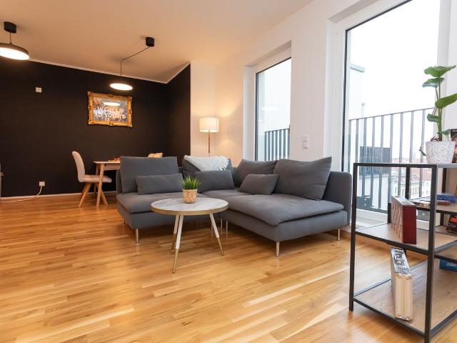 PENTHOUSE with Whirlpool, Parking & Washer, Leipzig Amsterdam Apartments for Rent